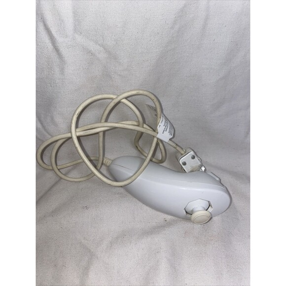 Nintendo Wii Nunchuck rvl-004 WHITE - Wii Controller Good Game - Picture 1 of 5